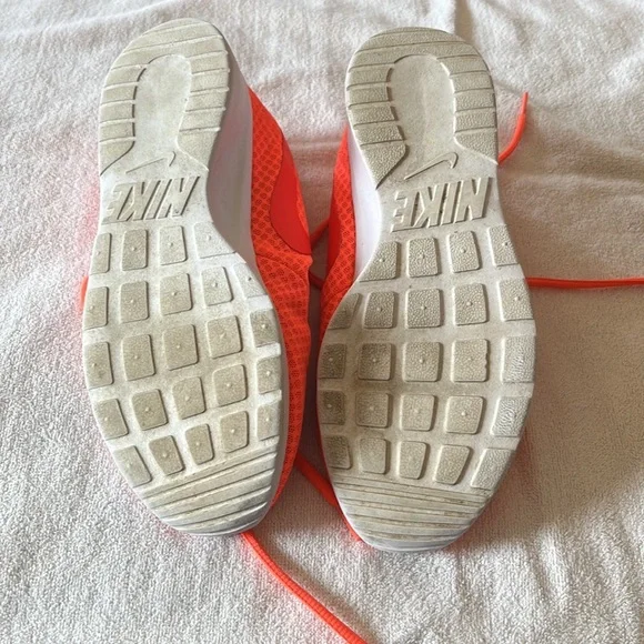 Women’s Nike Running Shoes - Picture 2 of 5
